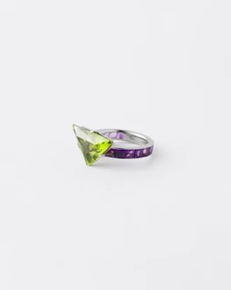 Couleur Vivante Solitaire Ring – White Gold with Peridot and Amethyst