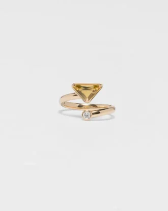 Eternal Gold Contraria Ring in Yellow Gold with Diamond and Green Quartz