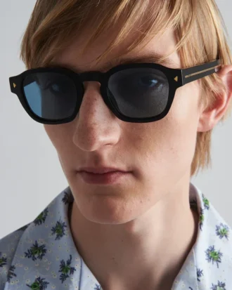 Sunglasses with Iconic Metal Plaque