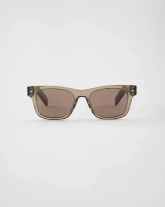 Sunglasses with the Iconic Metal Plaque
