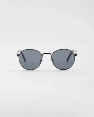 Sunglasses with the Iconic Metal Plaque