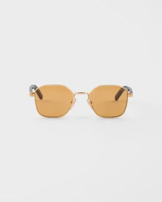 Sunglasses with the Iconic Metal Plaque