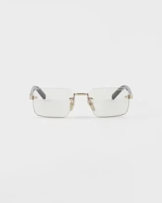 Sunglasses with the Iconic Metal Plaque